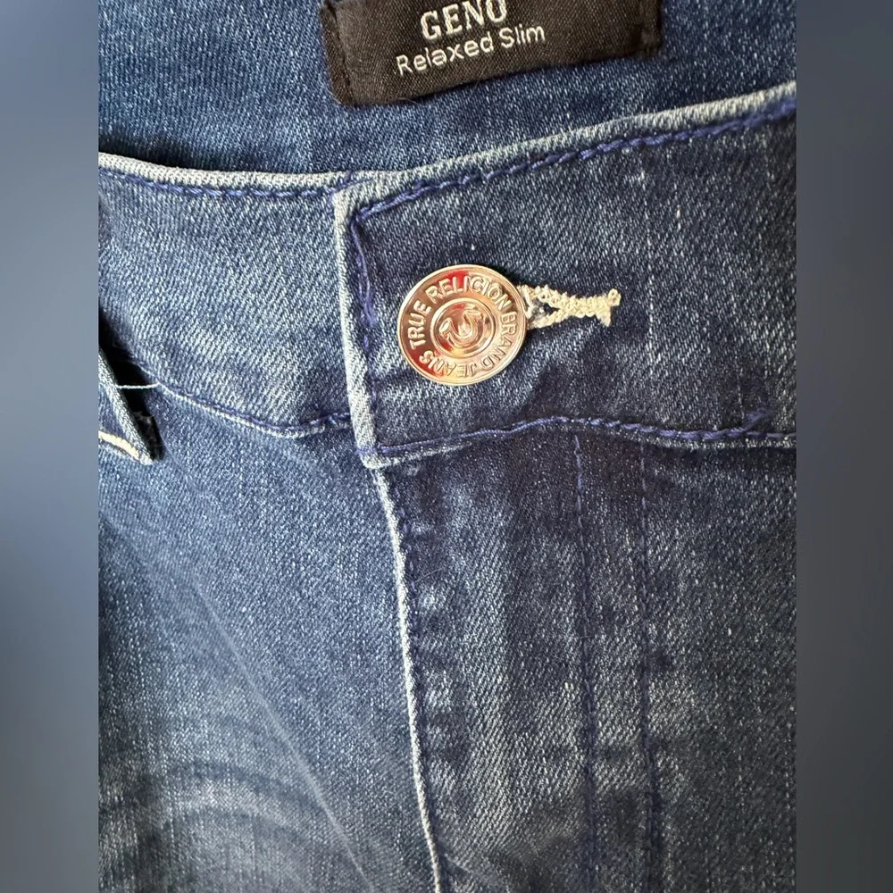 True Religion Denim Jeans Gene Relaxed Slim with Signature Stitching Size 36